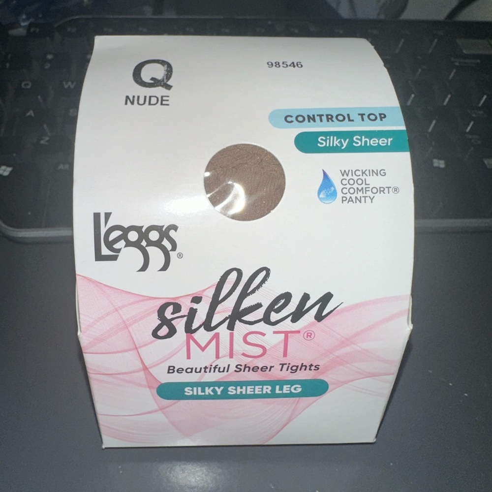 L'eggs Silken Mist Control Top Silky Sheer Pantyhose Size Q Nude, NIP
